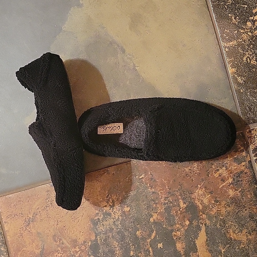 OluKai Women's Black Slippers - Picture 3 of 6
